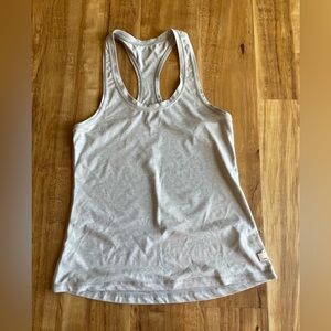 Vuori Lux Performance Tank - size Small